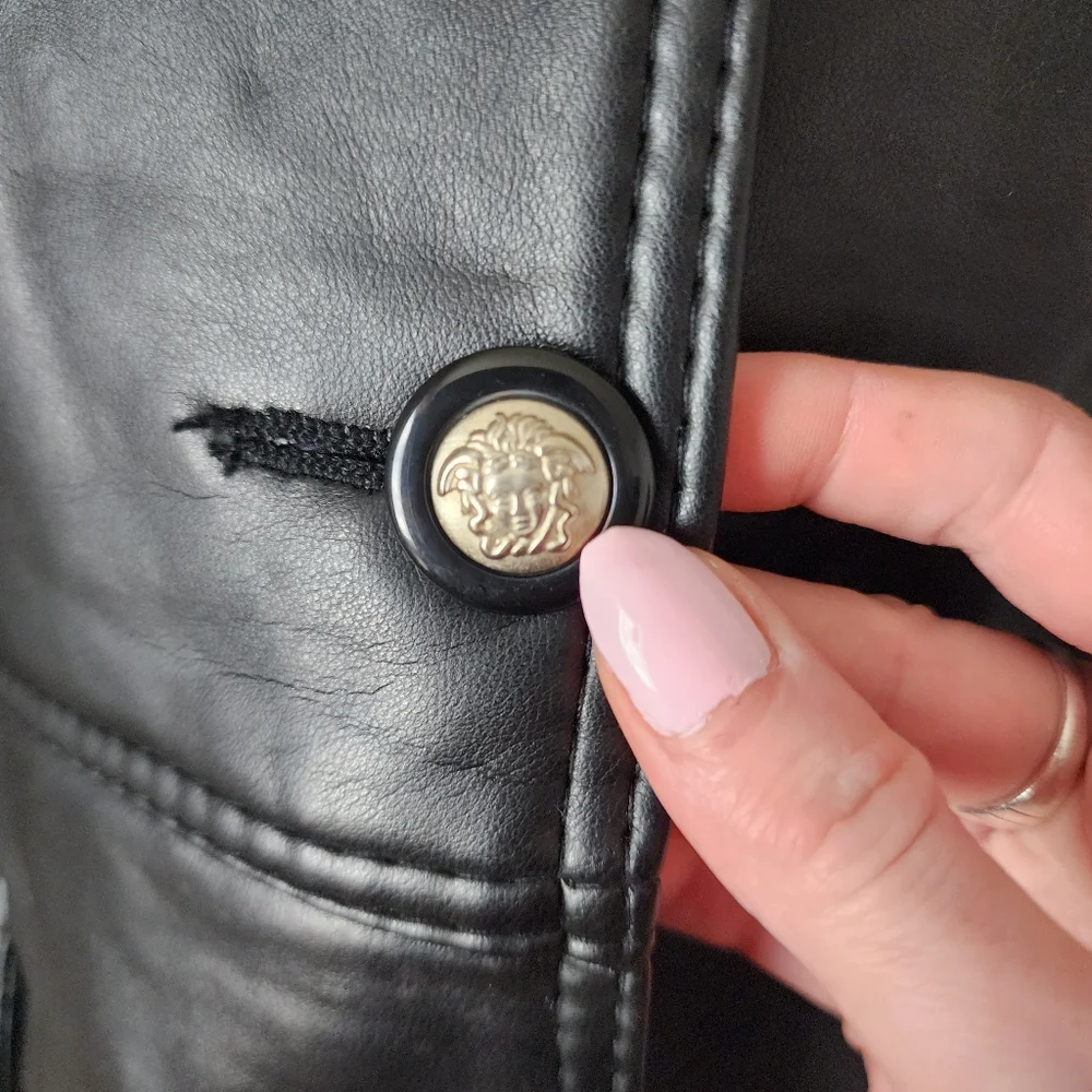 COLLECTION V x VINTAGE Leather‎ Trench Medusa head logo buttons in black leather